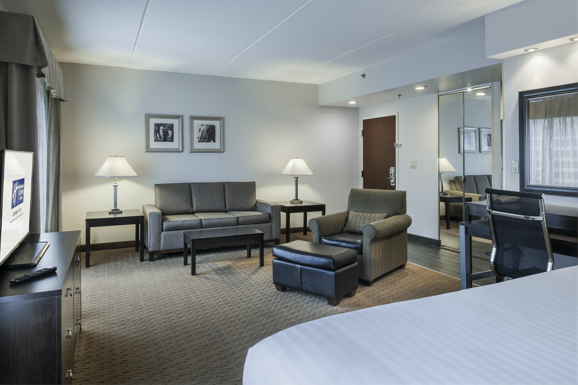 Holiday Inn Express & Suites Laurel Lakes By Ihg Exterior foto